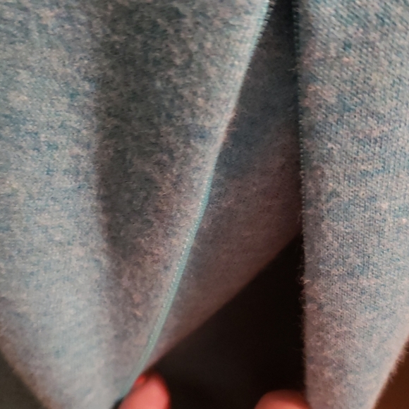 Gymshark Sweatshirt - Picture 4 of 5